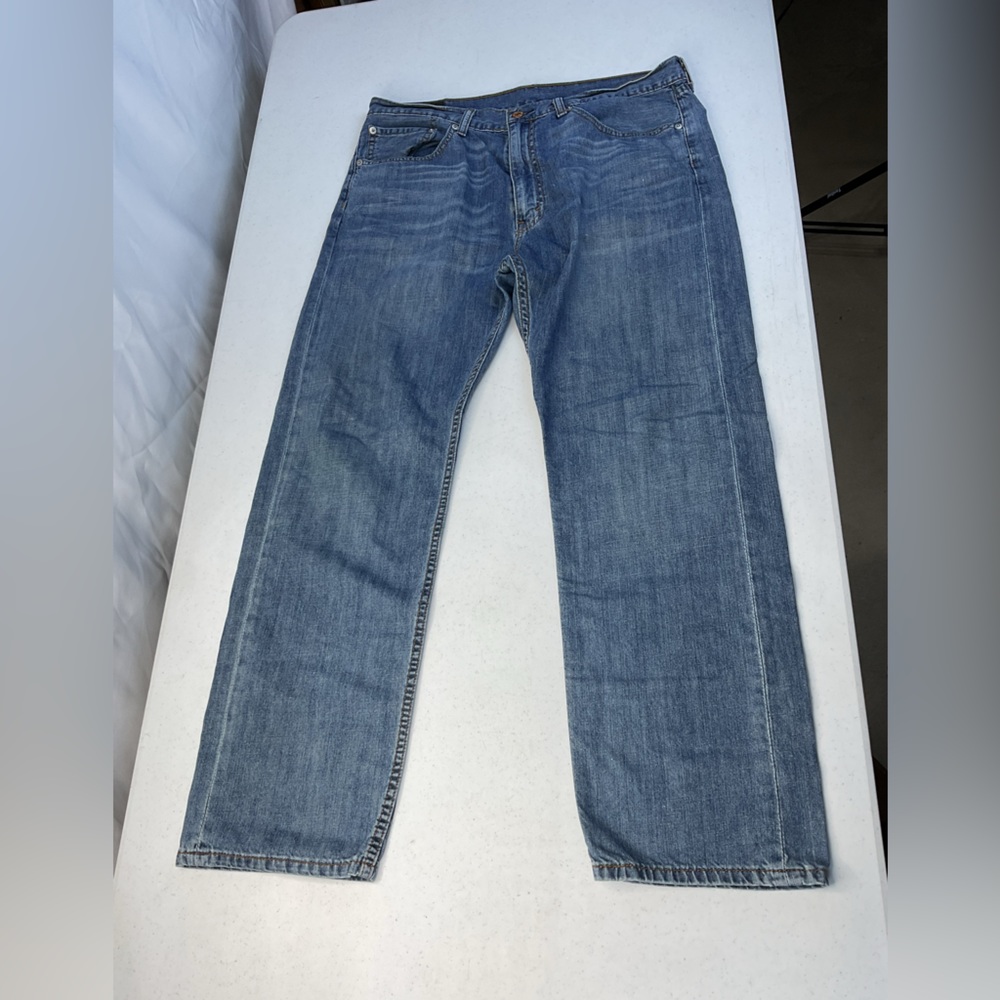 Levi's 36 x 30 505 Regular Fit Light Stonewash Denim Jeans.
